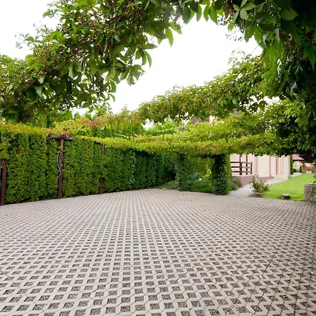 To Apartmanhazak Bánk