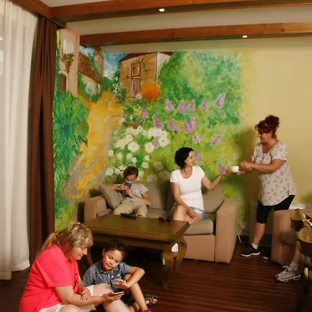 To Apartmanhazak * Bánk