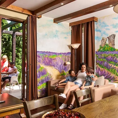 To Apartmanhazak Bánk