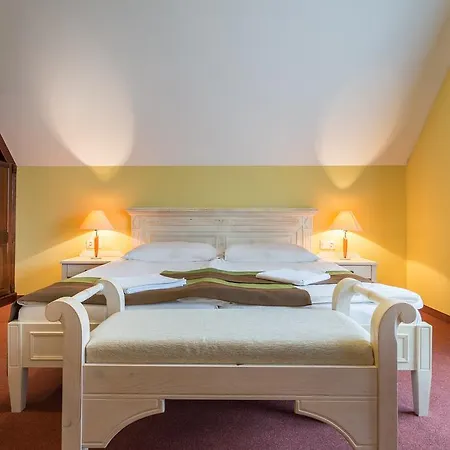 To Apartmanhazak Bánk