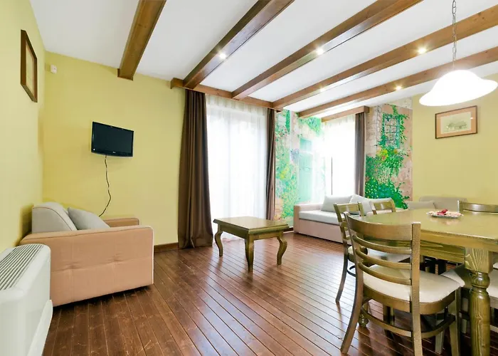 Lejlighed To Apartmanhazak