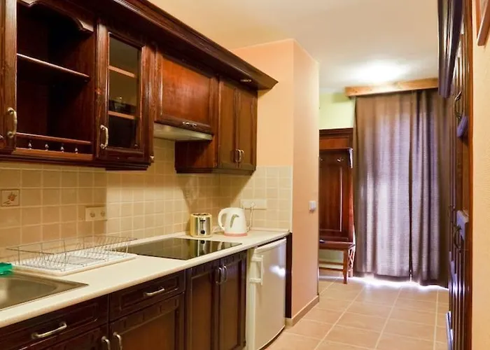 To Apartmanhazak