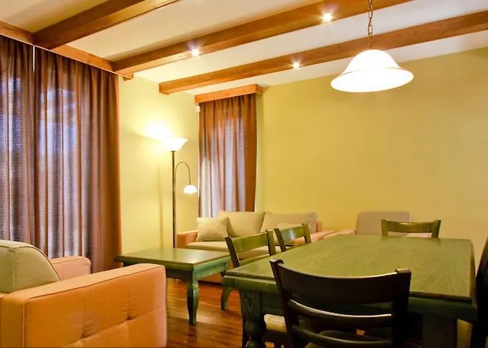 Apartament To Apartmanhazak *